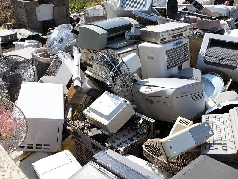 e-waste pile